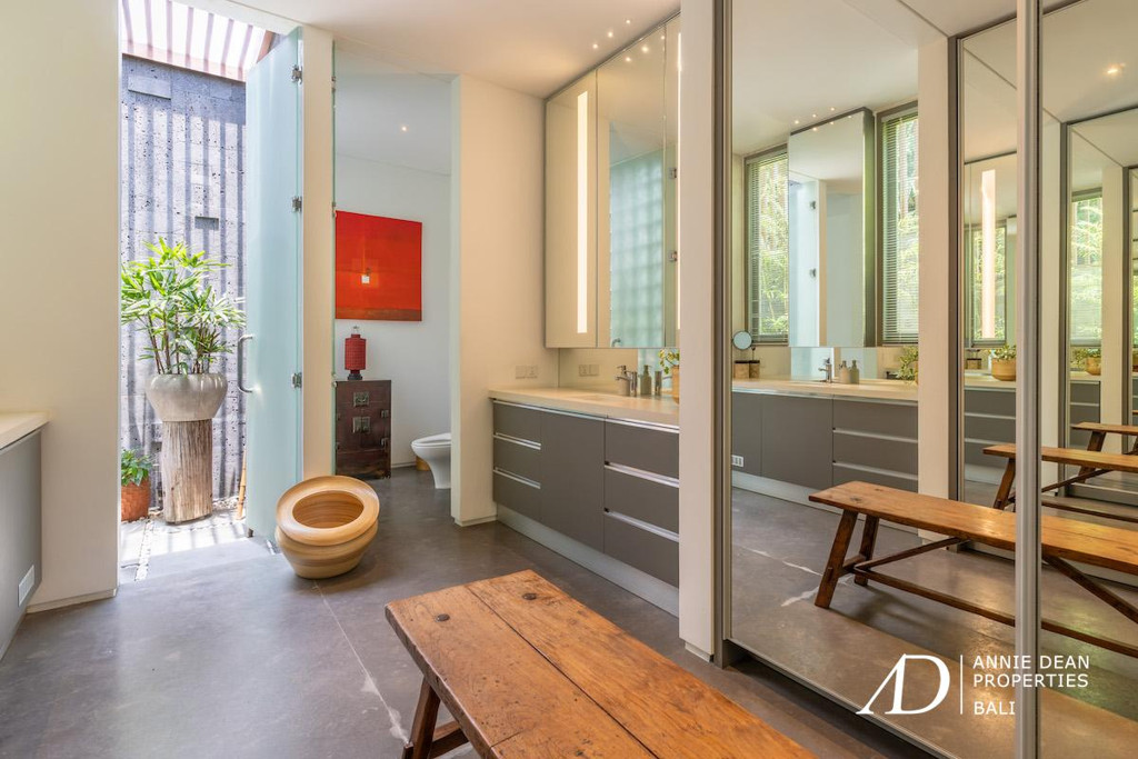 LEASEHOLD | STYLISH SINGLE-LEVEL DESIGN VILLA IN PRIME UMALAS