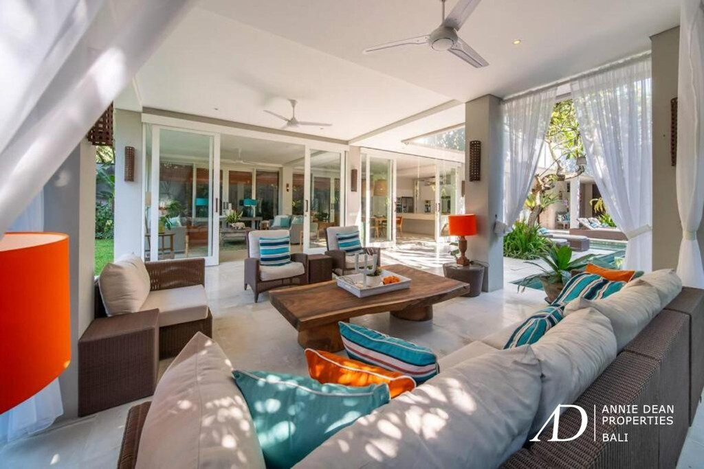 LEASEHOLD | 4-BEDROOM VILLA IN PRIME BERAWA, WALK TO THE BEACH