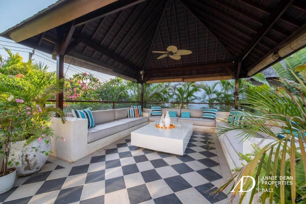 LEASEHOLD | MODERN 4-BEDROOM VILLA IN CENTRAL BERAWA