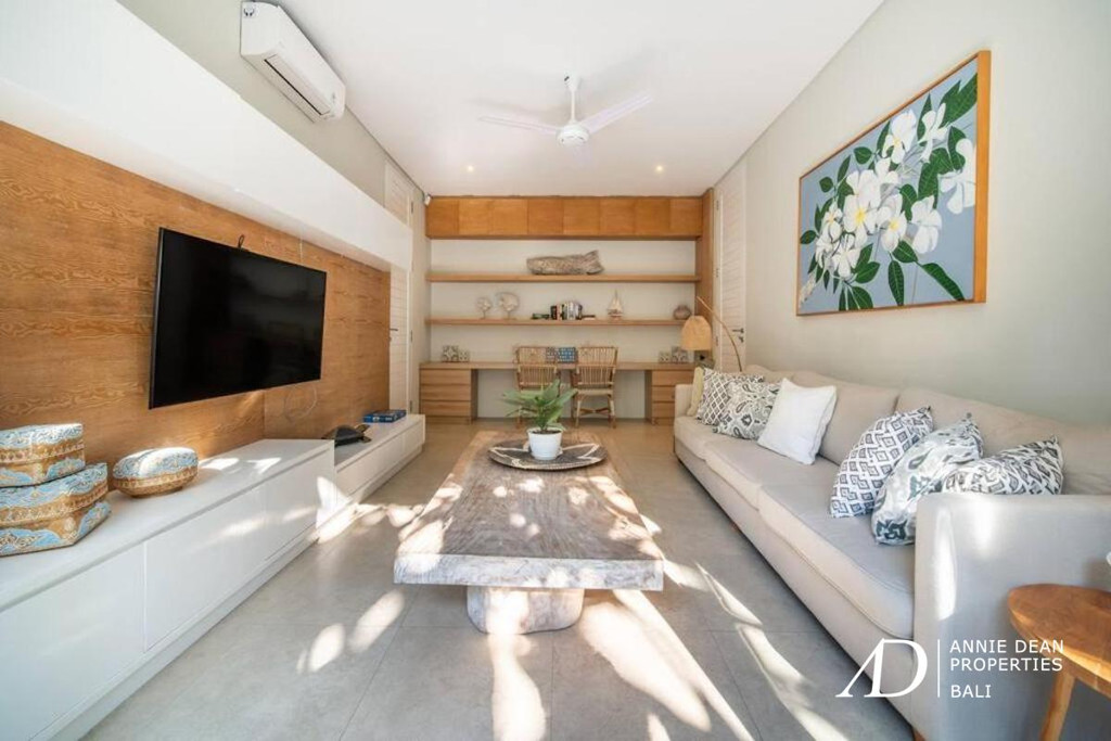 LEASEHOLD | MODERN 4-BEDROOM VILLA IN CENTRAL BERAWA