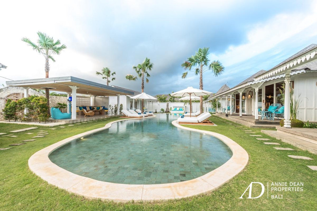 LEASEHOLD COMPLEX OF 9-BEDROOM RUSTIC BUNGALOWS IN UMALAS