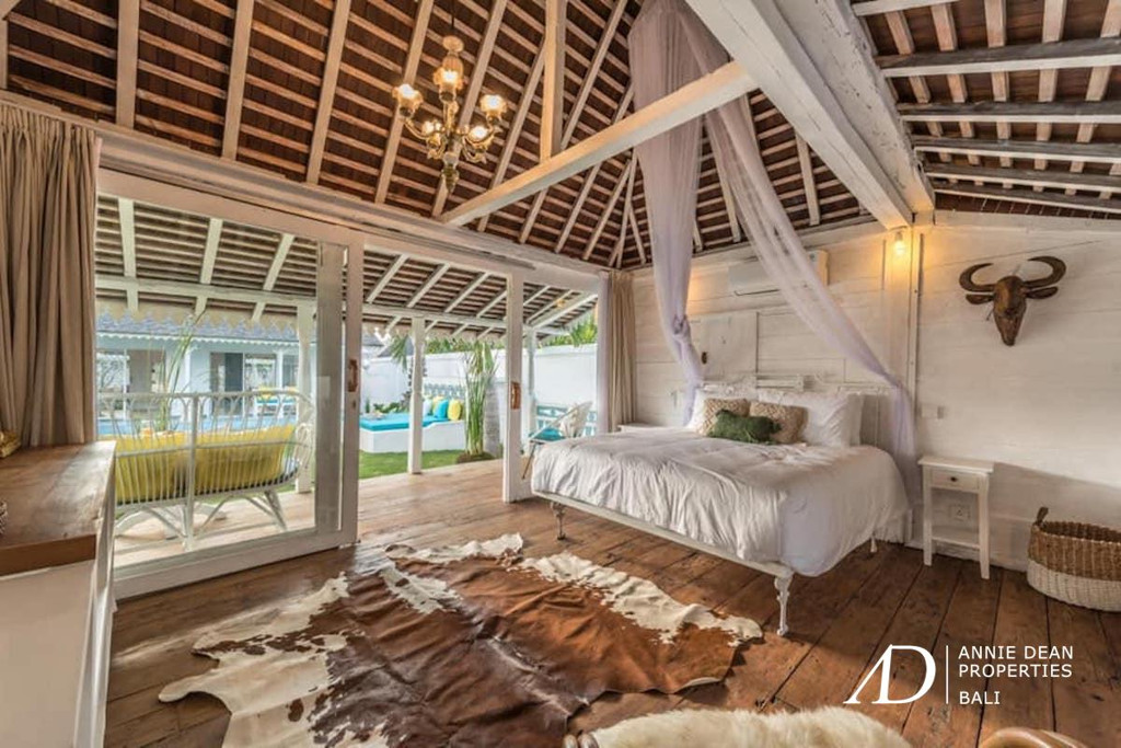 LEASEHOLD COMPLEX OF 9-BEDROOM RUSTIC BUNGALOWS IN UMALAS