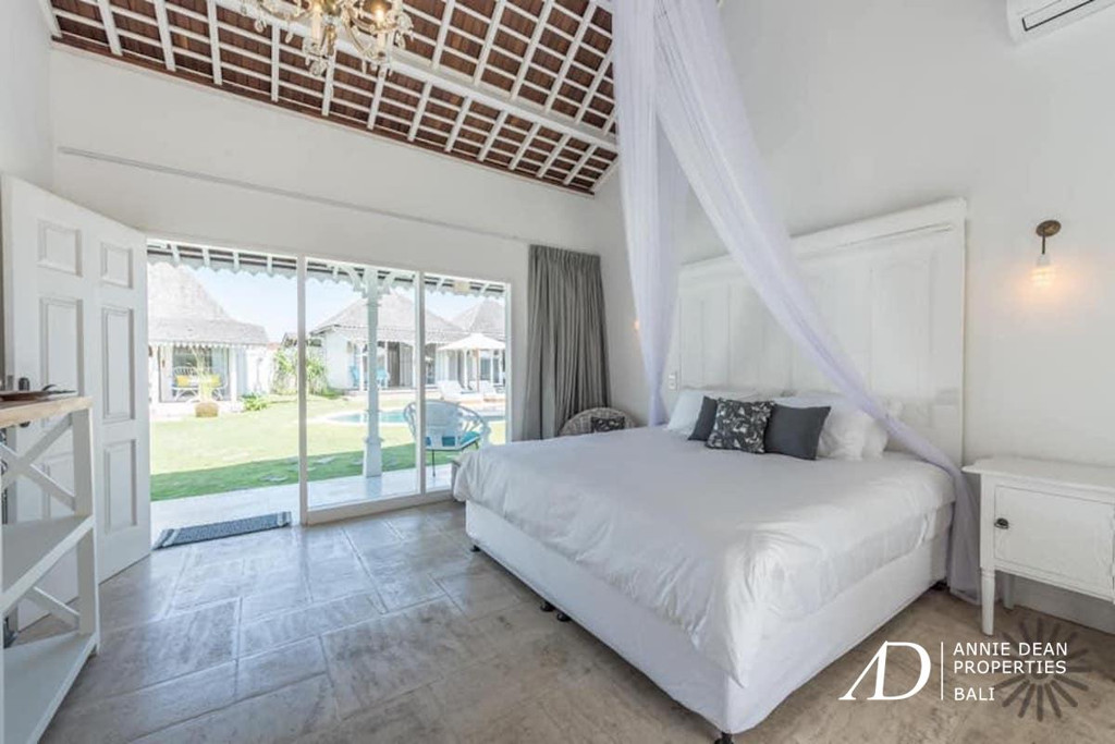 LEASEHOLD COMPLEX OF 9-BEDROOM RUSTIC BUNGALOWS IN UMALAS