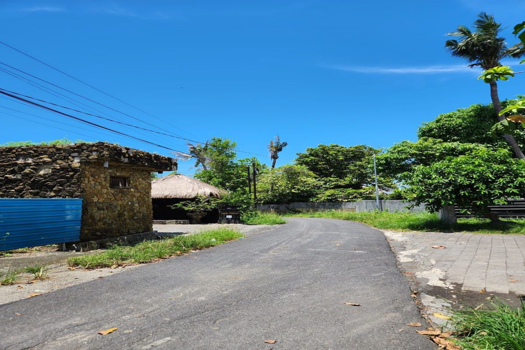 FREEHOLD ABSOLUTE BEACHFRONT LAND WITH SUNSET VIEW IN CEMAGI, BALI