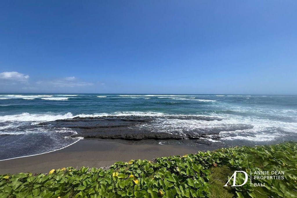 FREEHOLD ABSOLUTE BEACHFRONT LAND WITH SUNSET VIEW IN CEMAGI, BALI
