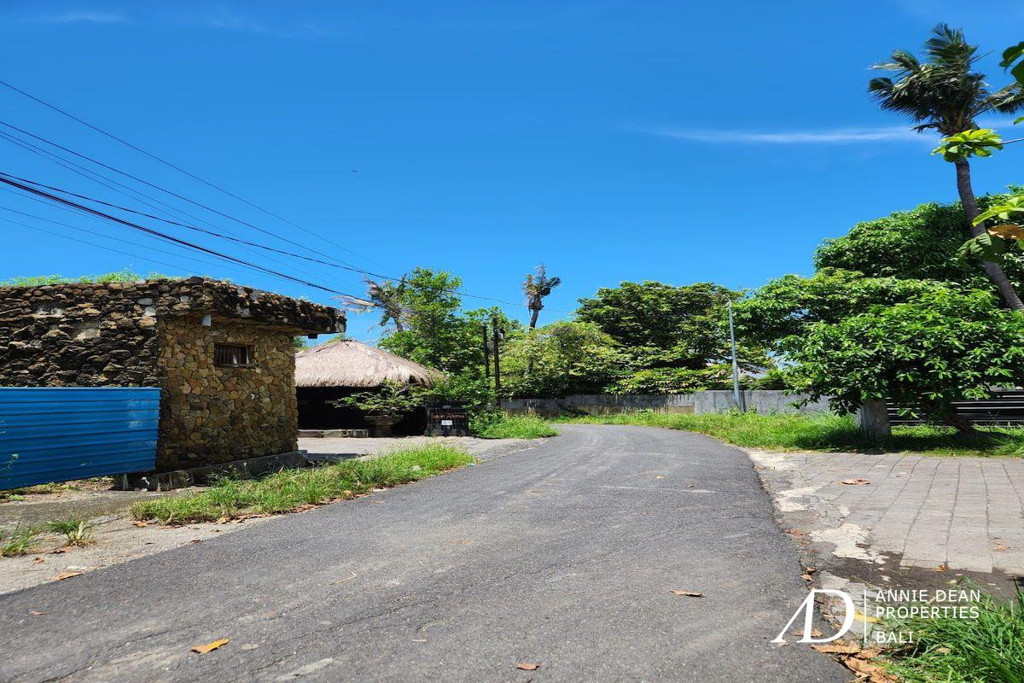 FREEHOLD ABSOLUTE BEACHFRONT LAND WITH SUNSET VIEW IN CEMAGI, BALI