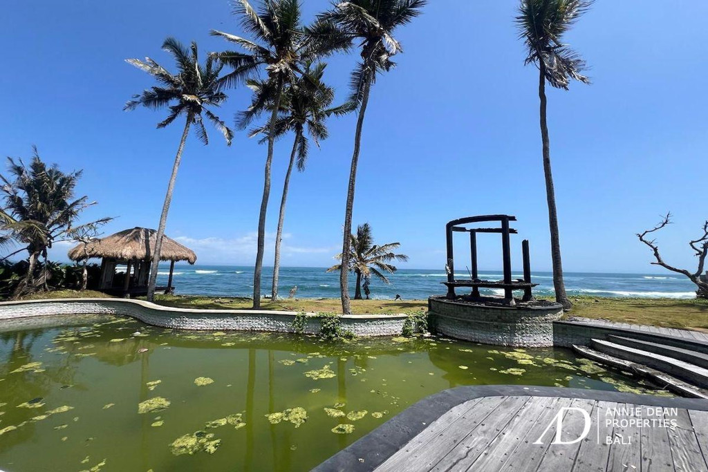 FREEHOLD ABSOLUTE BEACHFRONT LAND WITH SUNSET VIEW IN CEMAGI, BALI