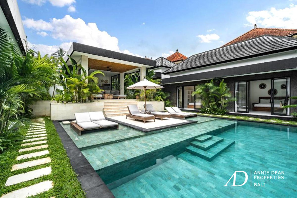 LEASEHOLD | TROPICAL LUXURY VILLA JUST 10 MINUTES FROM UBUD CENTRE