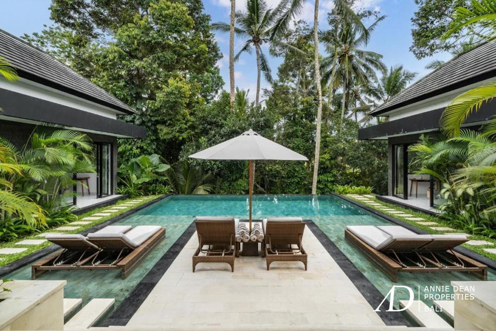 LEASEHOLD | TROPICAL LUXURY VILLA JUST 10 MINUTES FROM UBUD CENTRE