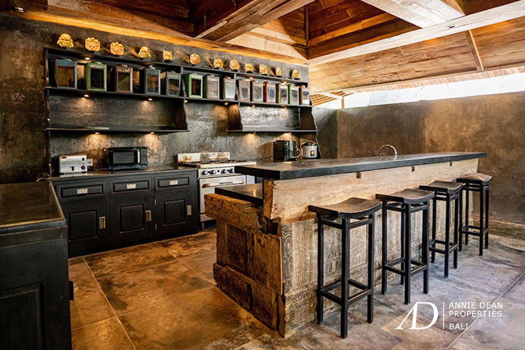 LEASEHOLD JOGLO-STYLE ESTATE 5-BEDROOM IN BERAWA, CANGGU 