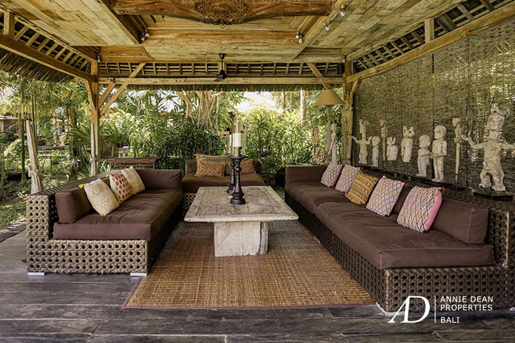 LEASEHOLD JOGLO-STYLE ESTATE 5-BEDROOM IN BERAWA, CANGGU 