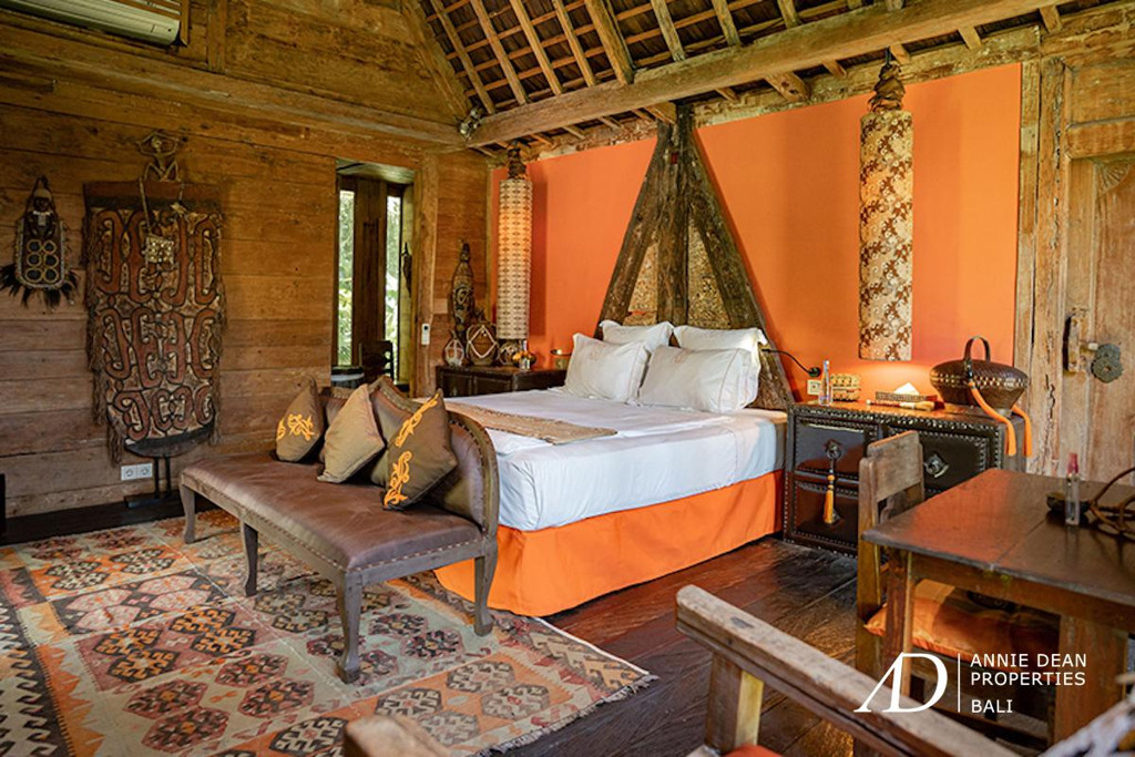 LEASEHOLD JOGLO-STYLE ESTATE 5-BEDROOM IN BERAWA, CANGGU 