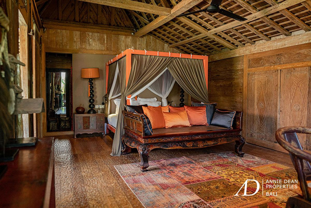 LEASEHOLD JOGLO-STYLE ESTATE 5-BEDROOM IN BERAWA, CANGGU 