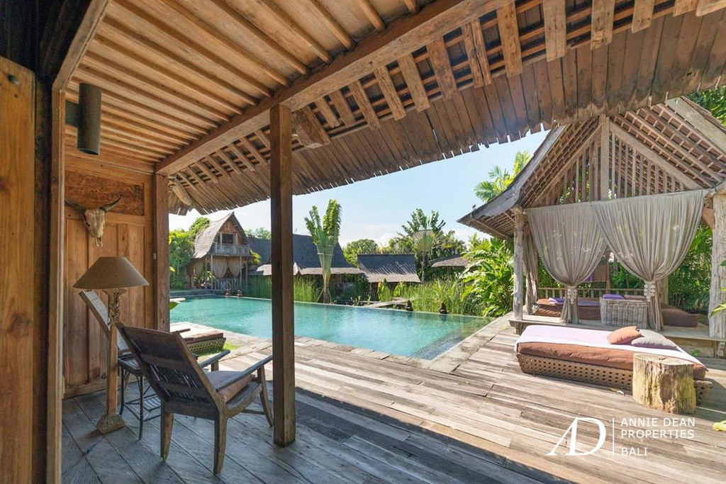 LEASEHOLD JOGLO-STYLE ESTATE 5-BEDROOM IN BERAWA, CANGGU 