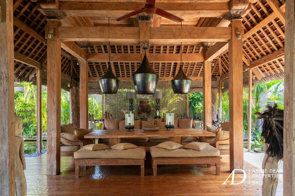LEASEHOLD JOGLO-STYLE ESTATE 5-BEDROOM IN BERAWA, CANGGU 