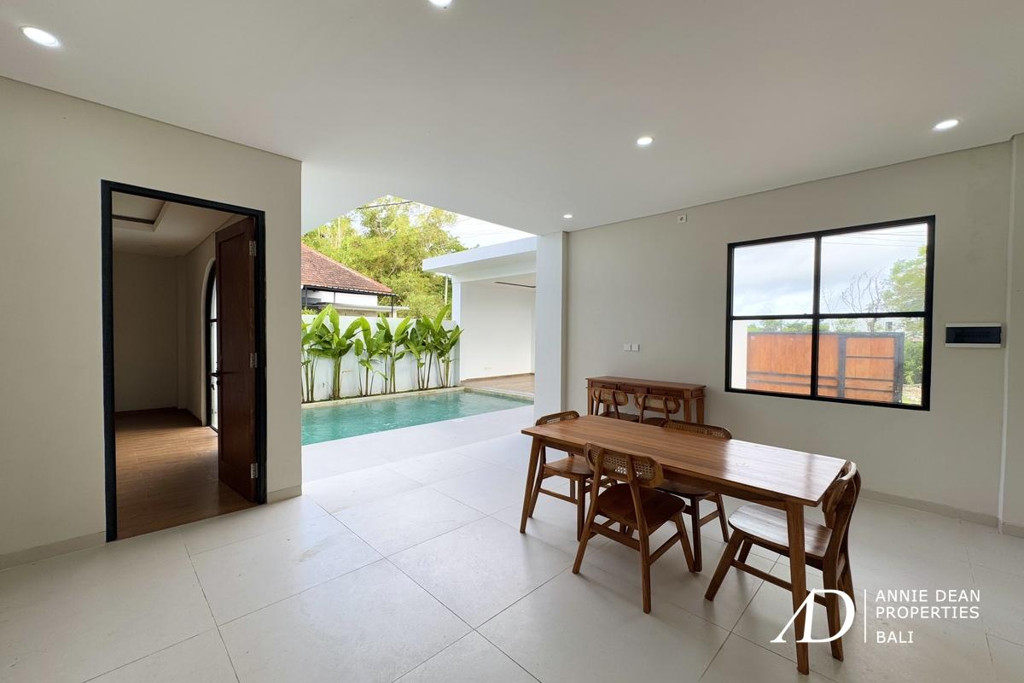 FREEHOLD | MODERN MEDITERRANEAN VILLA WITH PANORAMIC GWK VIEWS