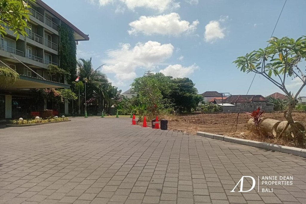 FREEHOLD LAND IN THE PRIME SEMINYAK AREA (10.64 ARE)