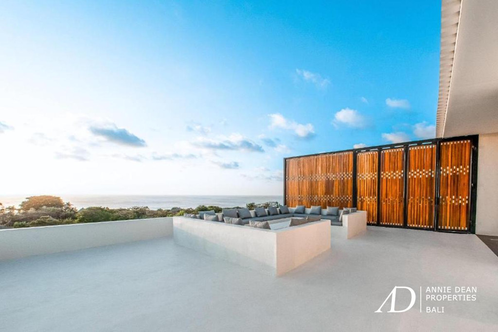 FREEHOLD TWIN MODERN VILLAS WITH ROOFTOP VIEWS - 3 MINS TO BALANGAN BEACH