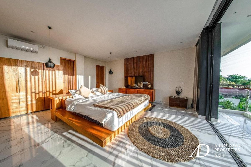 FREEHOLD TWIN MODERN VILLAS WITH ROOFTOP VIEWS - 3 MINS TO BALANGAN BEACH