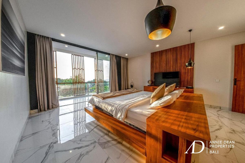 FREEHOLD TWIN MODERN VILLAS WITH ROOFTOP VIEWS - 3 MINS TO BALANGAN BEACH