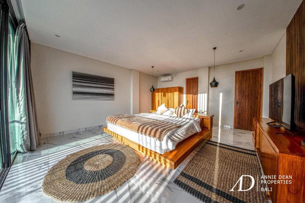 FREEHOLD TWIN MODERN VILLAS WITH ROOFTOP VIEWS - 3 MINS TO BALANGAN BEACH