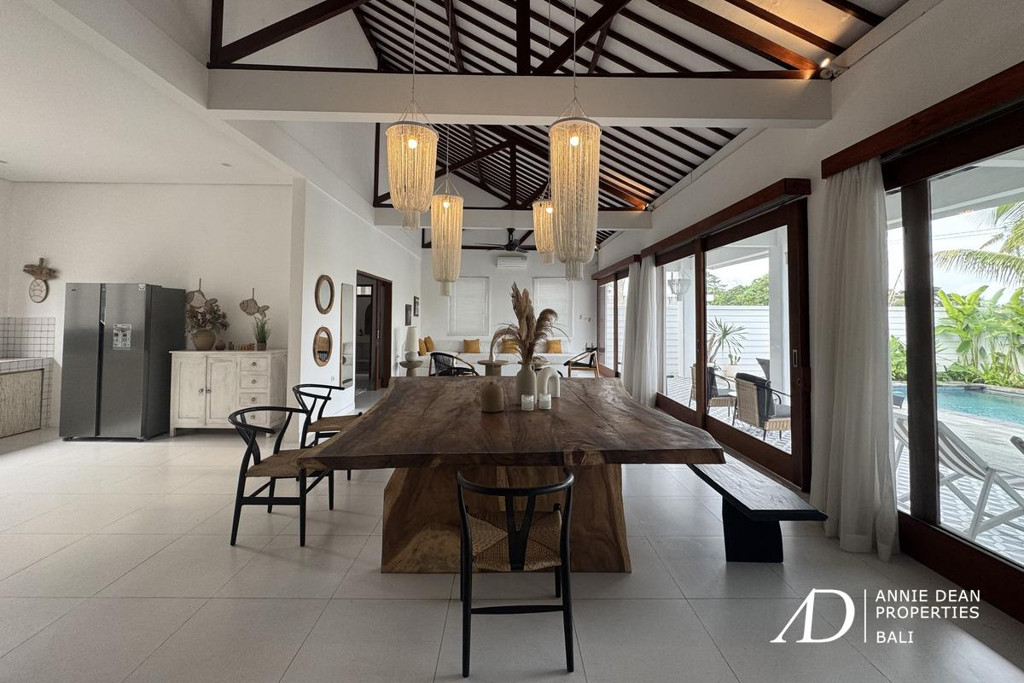 LEASEHOLD SINGLE-LEVEL 3-BEDROOM VILLA IN PEACEFUL NYANYI, CANGGU