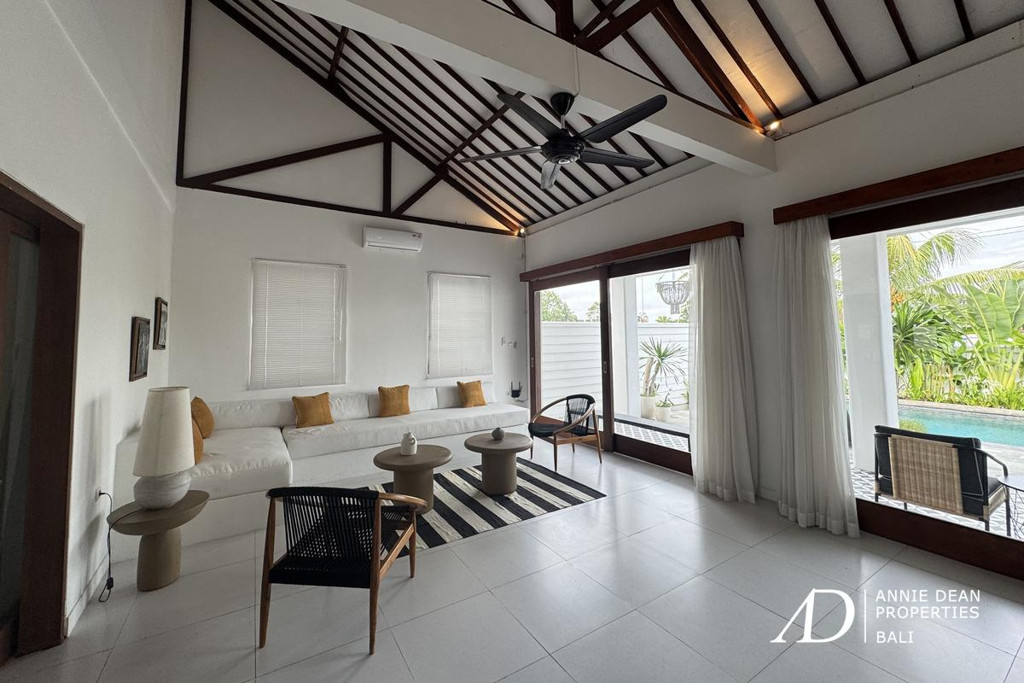 LEASEHOLD SINGLE-LEVEL 3-BEDROOM VILLA IN PEACEFUL NYANYI, CANGGU