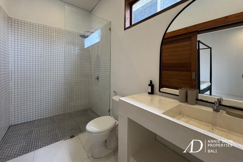 LEASEHOLD SINGLE-LEVEL 3-BEDROOM VILLA IN PEACEFUL NYANYI, CANGGU