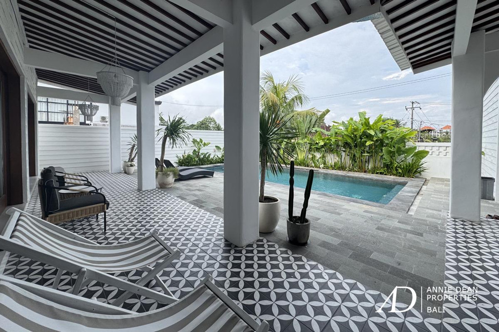 LEASEHOLD SINGLE-LEVEL 3-BEDROOM VILLA IN PEACEFUL NYANYI, CANGGU