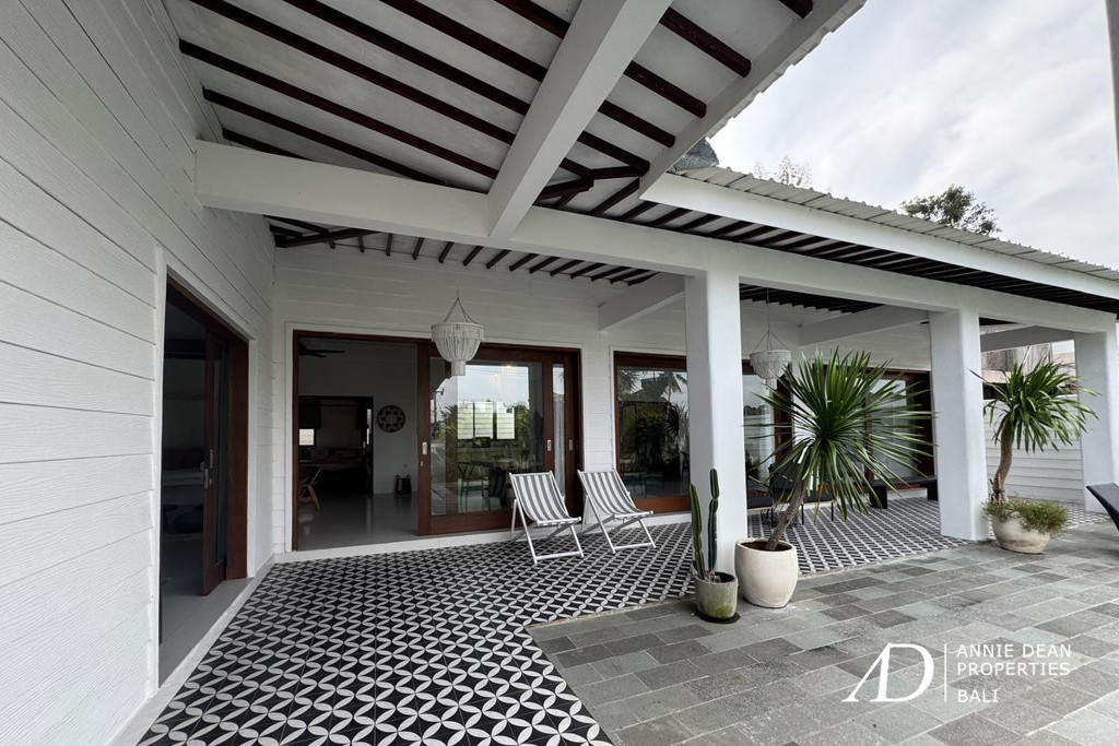 LEASEHOLD SINGLE-LEVEL 3-BEDROOM VILLA IN PEACEFUL NYANYI, CANGGU