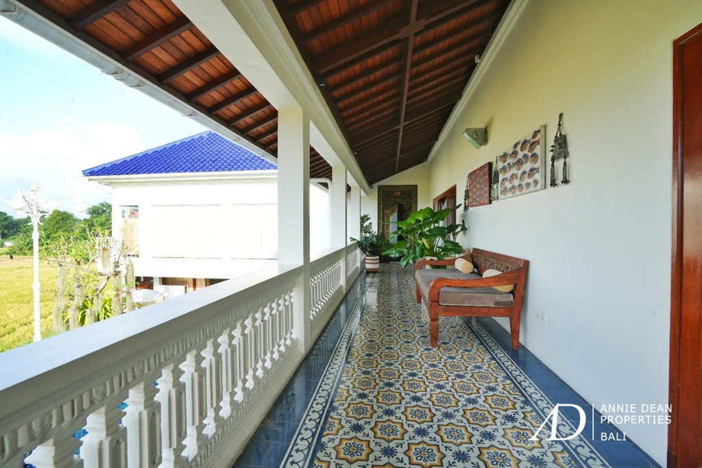 FREEHOLD COLONIAL-STYLE 6-BEDROOM VILLA WITH RICE FIELD VIEW - KABA-KABA