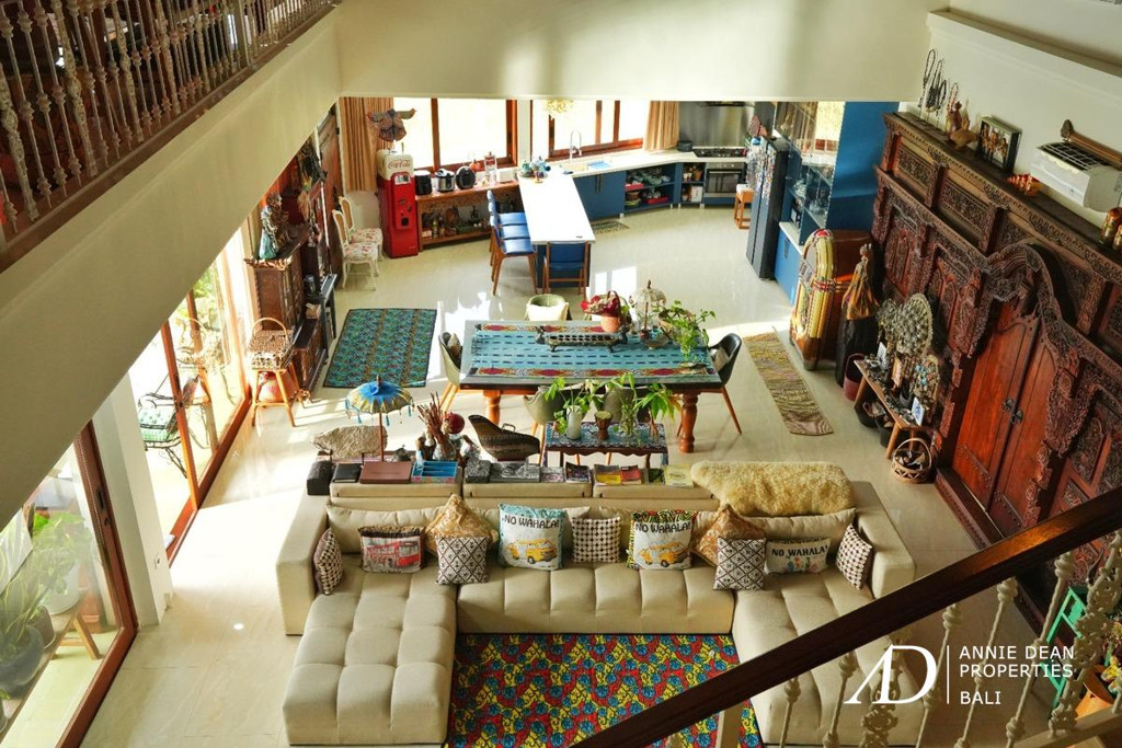 FREEHOLD COLONIAL-STYLE 6-BEDROOM VILLA WITH RICE FIELD VIEW - KABA-KABA