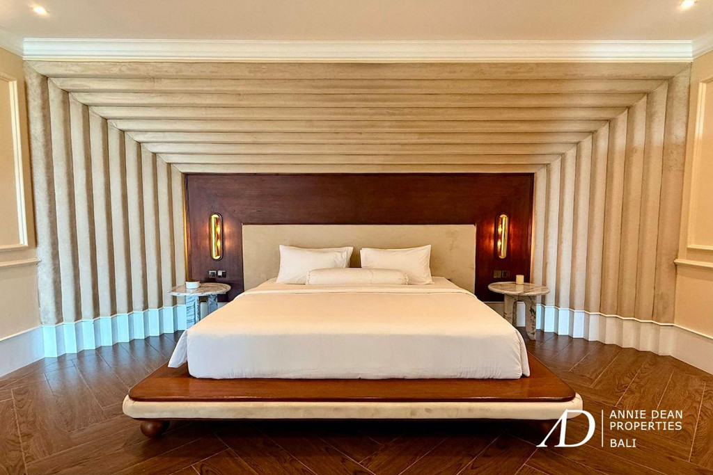 FREEHOLD LUXURY RESIDENCE IN PRIME CANGGU WITH STUNNING GREENBELT VIEWS