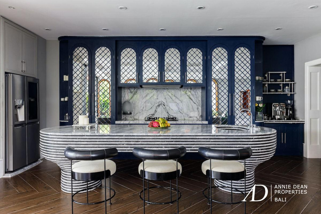 FREEHOLD LUXURY RESIDENCE IN PRIME CANGGU WITH STUNNING GREENBELT VIEWS