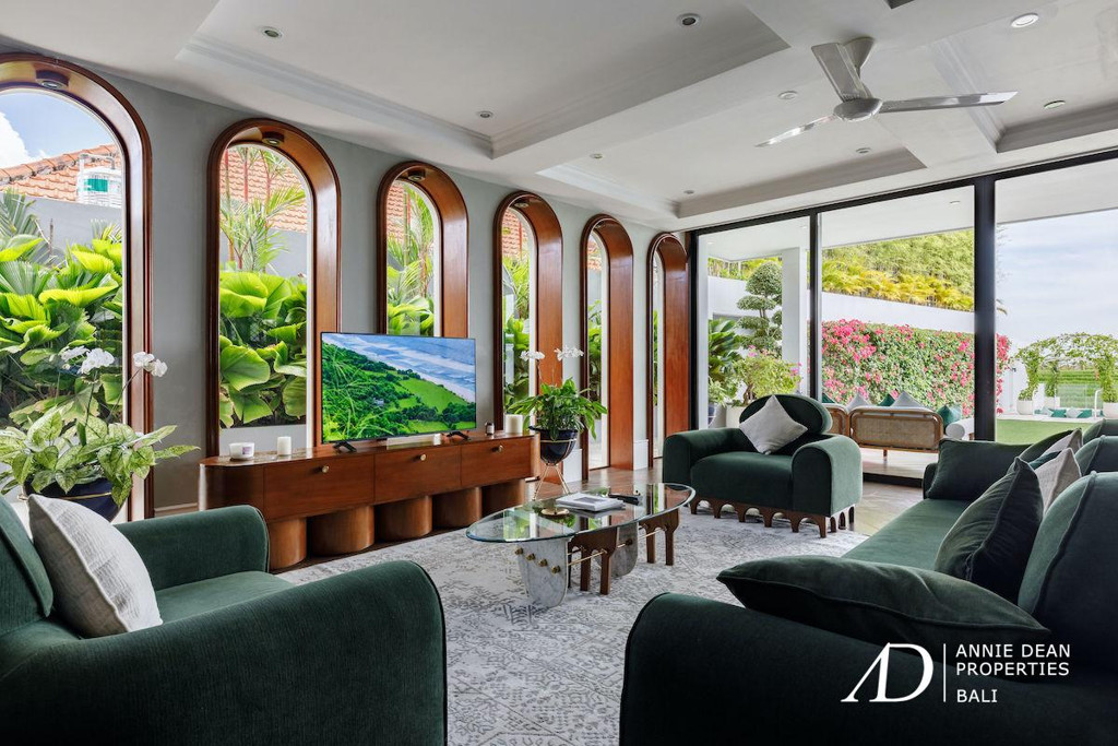 FREEHOLD LUXURY RESIDENCE IN PRIME CANGGU WITH STUNNING GREENBELT VIEWS