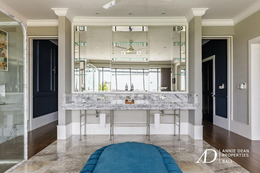 FREEHOLD LUXURY RESIDENCE IN PRIME CANGGU WITH STUNNING GREENBELT VIEWS