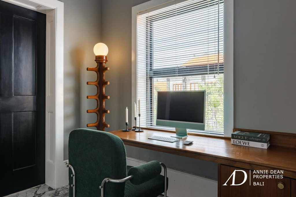 FREEHOLD LUXURY RESIDENCE IN PRIME CANGGU WITH STUNNING GREENBELT VIEWS