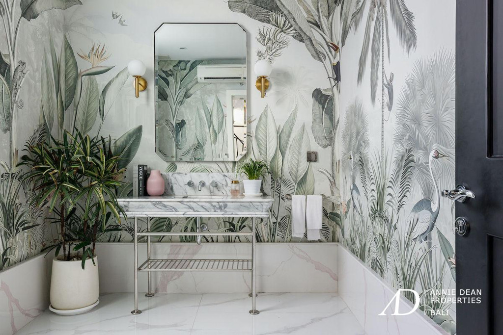 FREEHOLD LUXURY RESIDENCE IN PRIME CANGGU WITH STUNNING GREENBELT VIEWS