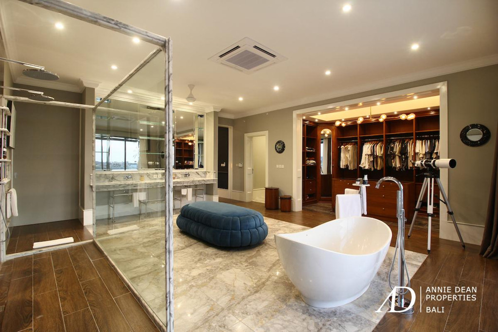 FREEHOLD LUXURY RESIDENCE IN PRIME CANGGU WITH STUNNING GREENBELT VIEWS