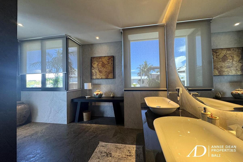  YEARLY RENTAL MODERN 3-LEVEL VILLA WITH OCEAN VIEWS - 300M FROM THE BEACH