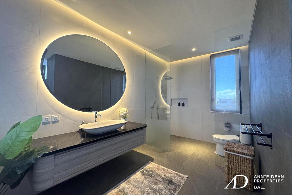  YEARLY RENTAL MODERN 3-LEVEL VILLA WITH OCEAN VIEWS - 300M FROM THE BEACH