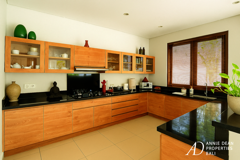 FREEHOLD 5-BEDROOM VILLA IN THE PRIME AREA OF BATU BOLONG, CANGGU