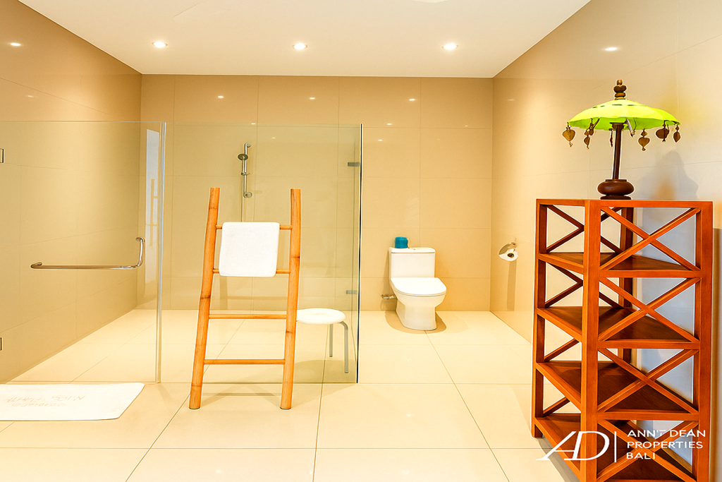 FREEHOLD 5-BEDROOM VILLA IN THE PRIME AREA OF BATU BOLONG, CANGGU