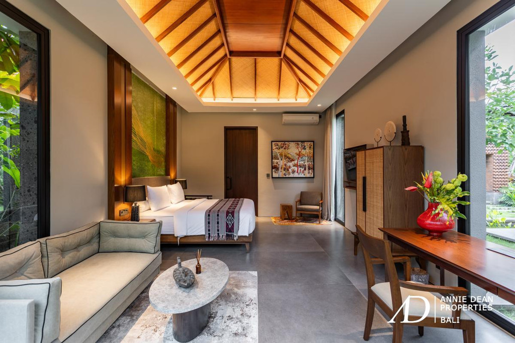 FREEHOLD | LUXURY 4-BEDROOM VILLA | PRIME CANGGU LOCATION