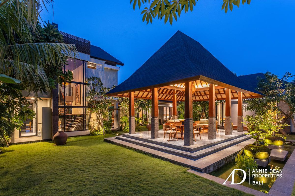 FREEHOLD | LUXURY 4-BEDROOM VILLA | PRIME CANGGU LOCATION