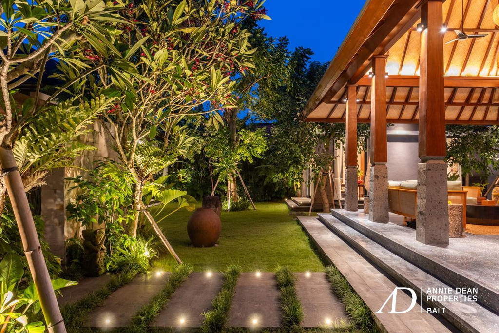 FREEHOLD | LUXURY 4-BEDROOM VILLA | PRIME CANGGU LOCATION