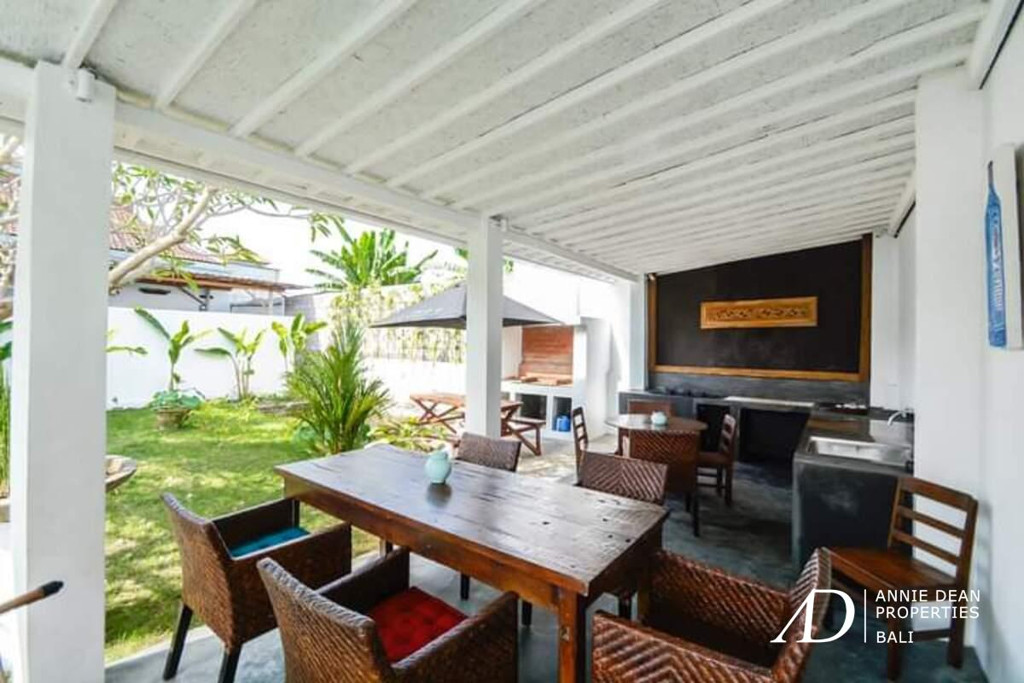 LEASEHOLD 10 YEARS | 3-BEDROOM VILLA WITH GARDEN & POOL NEAR KEROBOKAN