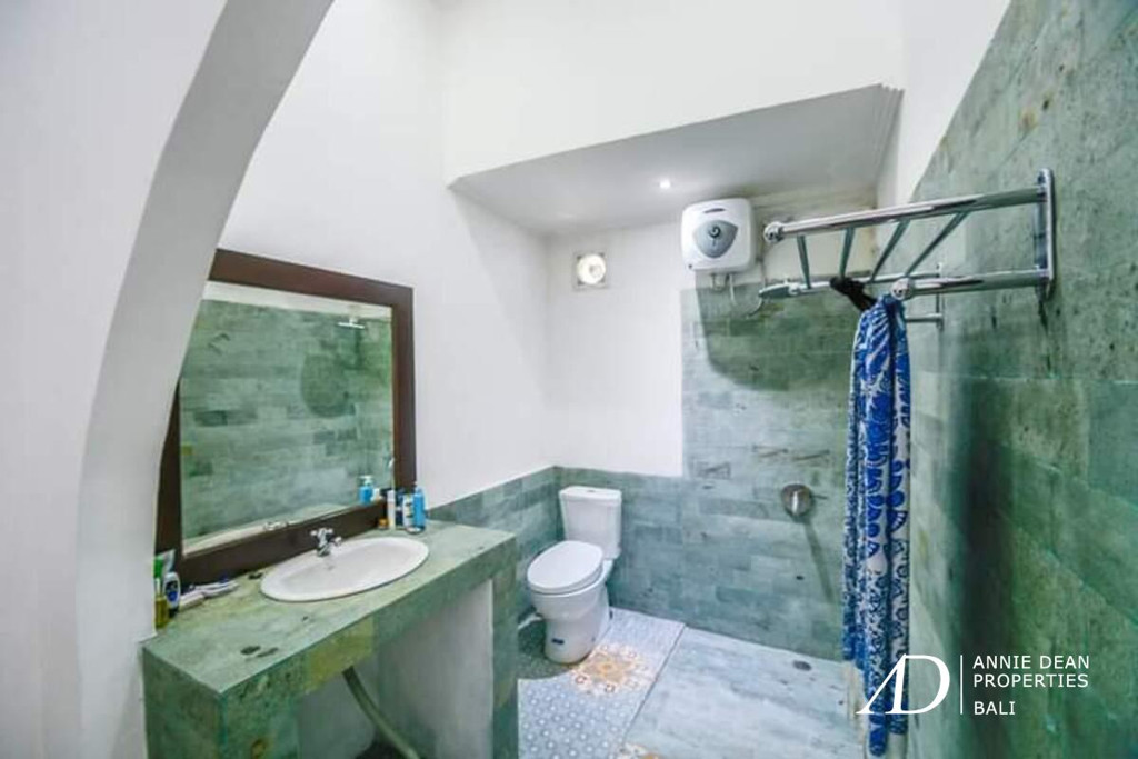 LEASEHOLD 10 YEARS | 3-BEDROOM VILLA WITH GARDEN & POOL NEAR KEROBOKAN