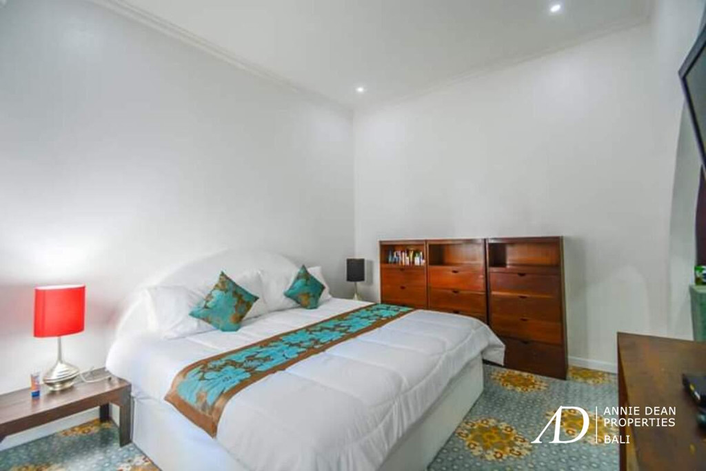 LEASEHOLD 10 YEARS | 3-BEDROOM VILLA WITH GARDEN & POOL NEAR KEROBOKAN