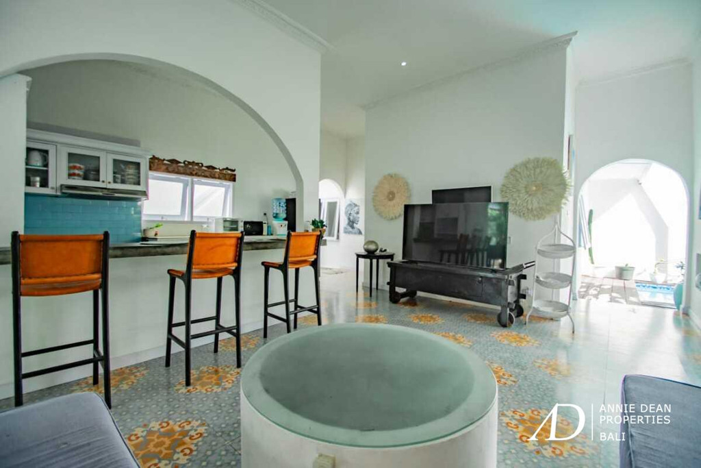 LEASEHOLD 10 YEARS | 3-BEDROOM VILLA WITH GARDEN & POOL NEAR KEROBOKAN